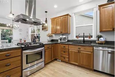 1674 Gilham Rd, Eugene, OR 97401 - Photo 21