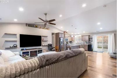 645 SE Garden Way Dr, Winston, OR 97496 - Photo 5