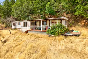 900 Mulberry Ln, Roseburg, OR 97471 - Photo 1