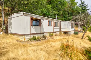 900 Mulberry Ln, Roseburg, OR 97471 - Photo 3