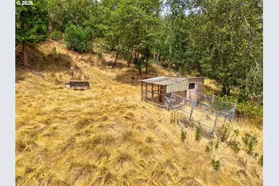 900 Mulberry Ln, Roseburg, OR 97471 - Photo 11