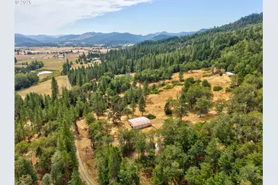 900 Mulberry Ln, Roseburg, OR 97471 - Photo 33