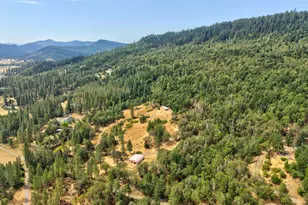 900 Mulberry Ln, Roseburg, OR 97471 - Photo 15