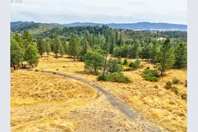 900 Mulberry Ln, Roseburg, OR 97471 - Photo 29