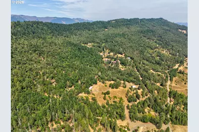 900 Mulberry Ln, Roseburg, OR 97471 - Photo 25