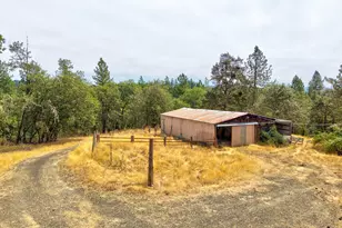 900 Mulberry Ln, Roseburg, OR 97471 - Photo 5
