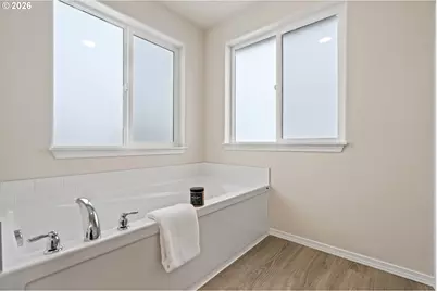 5275 Holly St, Springfield, OR 97478 - Photo 11
