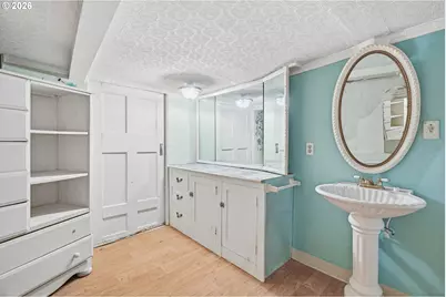 7453 N Stockton Ave, Portland, OR 97203 - Photo 25