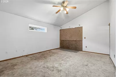 7453 N Stockton Ave, Portland, OR 97203 - Photo 17