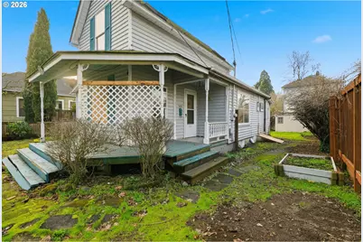 7453 N Stockton Ave, Portland, OR 97203 - Photo 3