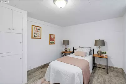 2817 NE Weidler St, Portland, OR 97232 - Photo 15