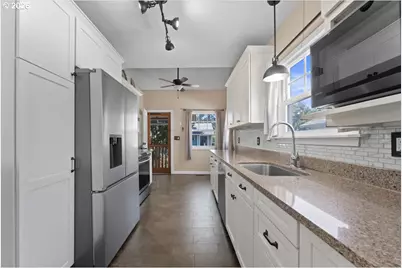 1705 N Terry St, Portland, OR 97217 - Photo 9