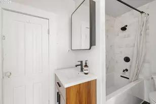 226 N Page St, Portland, OR 97227 - Photo 23