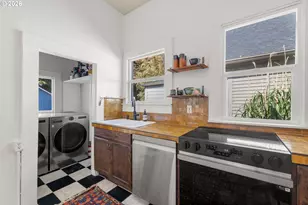 226 N Page St, Portland, OR 97227 - Photo 25