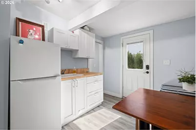 226 N Page St, Portland, OR 97227 - Photo 35