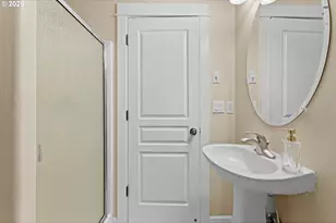 723 NE Tillamook St, Portland, OR 97212 - Photo 31