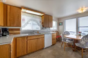 318 N Hwy 101, Depoe Bay, OR 97341 - Photo 13