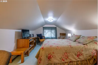 318 N Highway 101, Depoe Bay, OR 97341 - Photo 25