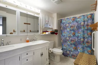 318 N Highway 101, Depoe Bay, OR 97341 - Photo 23