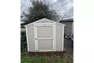 13055 SE Stark St, Portland, OR 97233 - Photo 11