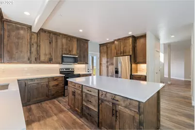 662 Brooks Loop, Sutherlin, OR 97479 - Photo 11