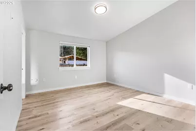 1185 37th Ct, Sweet Home, OR 97386 - Photo 5