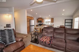 1901 SE Minter Bridge Rd, Hillsboro, OR 97123 - Photo 5