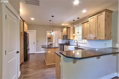 957 SW Fellows St, McMinnville, OR 97128 - Photo 11