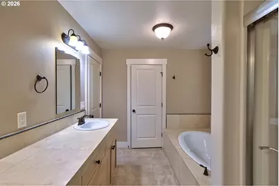 957 SW Fellows St, McMinnville, OR 97128 - Photo 23