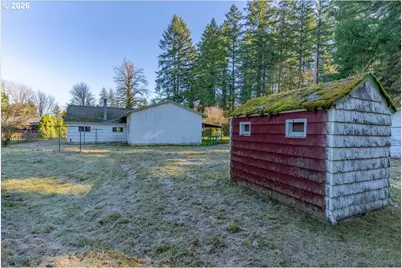 39388 River Dr, Lebanon, OR 97355 - Photo 9