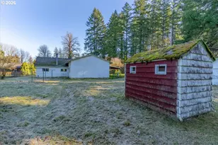 39388 River Dr, Lebanon, OR 97355 - Photo 9