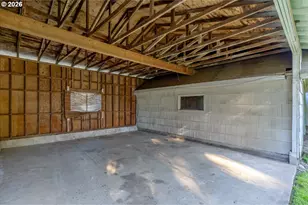 39388 River Dr, Lebanon, OR 97355 - Photo 11