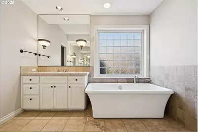 2787 Hazelnut Dr, Woodburn, OR 97071 - Photo 21