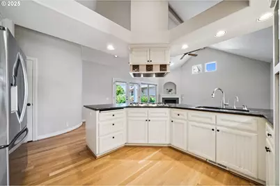 2787 Hazelnut Dr, Woodburn, OR 97071 - Photo 11