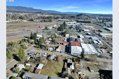 168 N Cleveland St, Eugene, OR 97402 - Photo 31