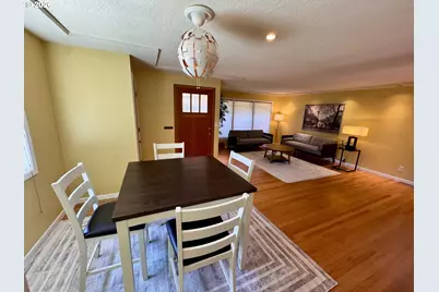 960 NE 108th Ave, Portland, OR 97220 - Photo 7
