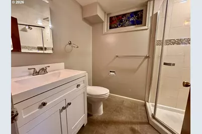 960 NE 108th Ave, Portland, OR 97220 - Photo 25