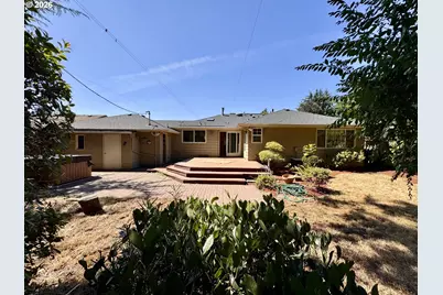 960 NE 108th Ave, Portland, OR 97220 - Photo 33