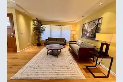 960 NE 108th Ave, Portland, OR 97220 - Photo 5