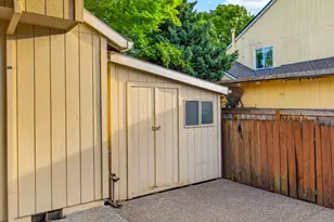 6135 SE Hacienda St, Hillsboro, OR 97123 - Photo 45