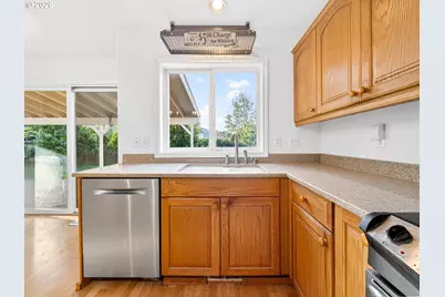 6135 SE Hacienda St, Hillsboro, OR 97123 - Photo 15