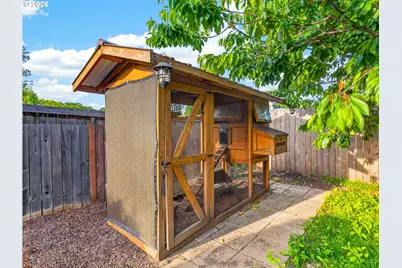 6135 SE Hacienda St, Hillsboro, OR 97123 - Photo 43