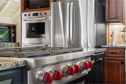 31678 SW Isle Way Ln, West Linn, OR 97068 - Photo 21