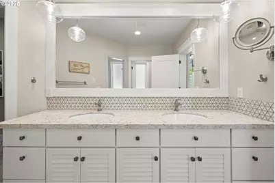 31678 SW Isle Way Ln, West Linn, OR 97068 - Photo 35