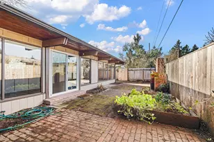 3025 Bailey Ln, Eugene, OR 97401 - Photo 13