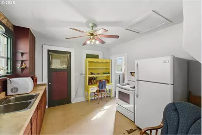 480 Poplar St, Powers, OR 97466 - Photo 21