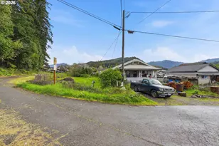 480 Poplar St, Powers, OR 97466 - Photo 27