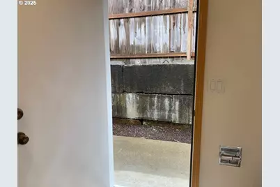 1150 Hemlock St E #17, Florence, OR 97439 - Photo 11