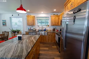 233 S 15th St, Philomath, OR 97370 - Photo 25