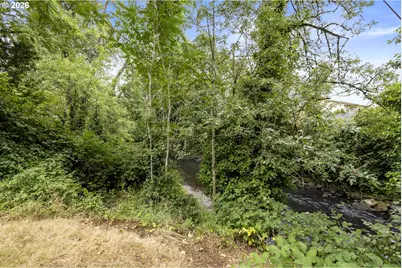 802 NE Cottage St, Salem, OR 97301 - Photo 11